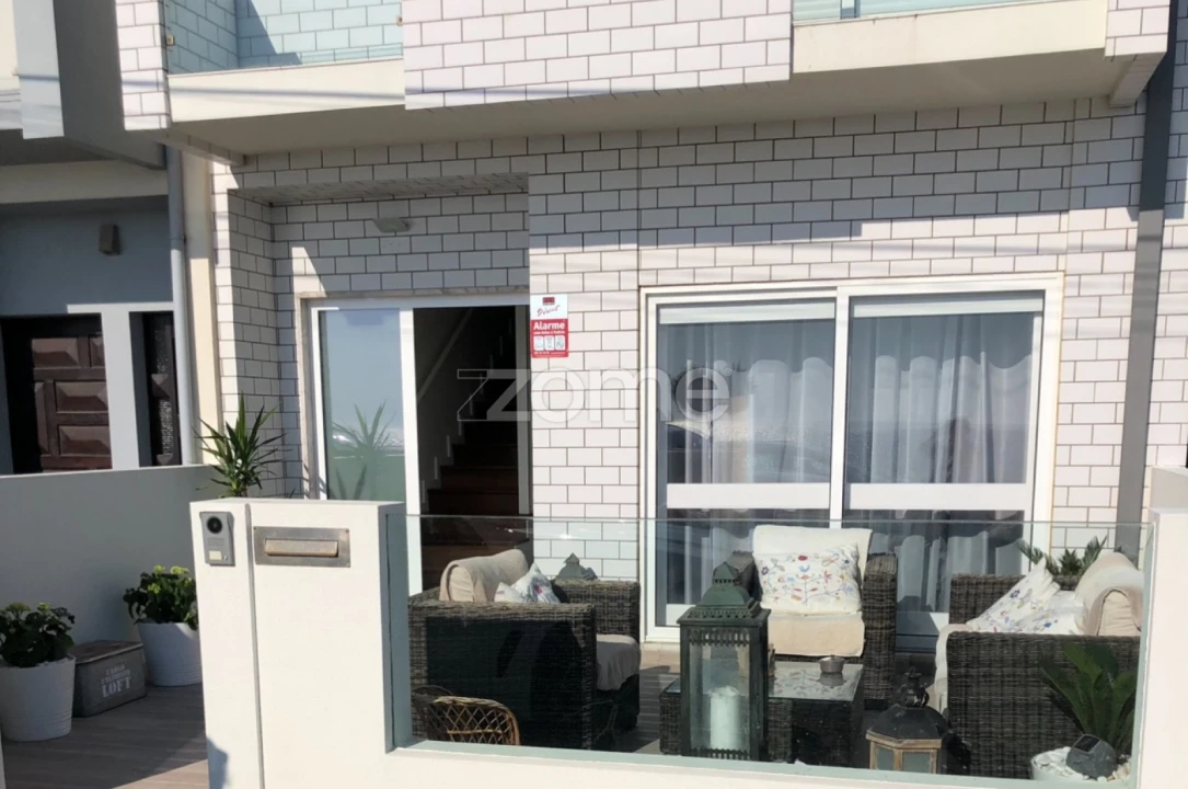 Moradia T4 para Venda em Vila Chã Foto 3