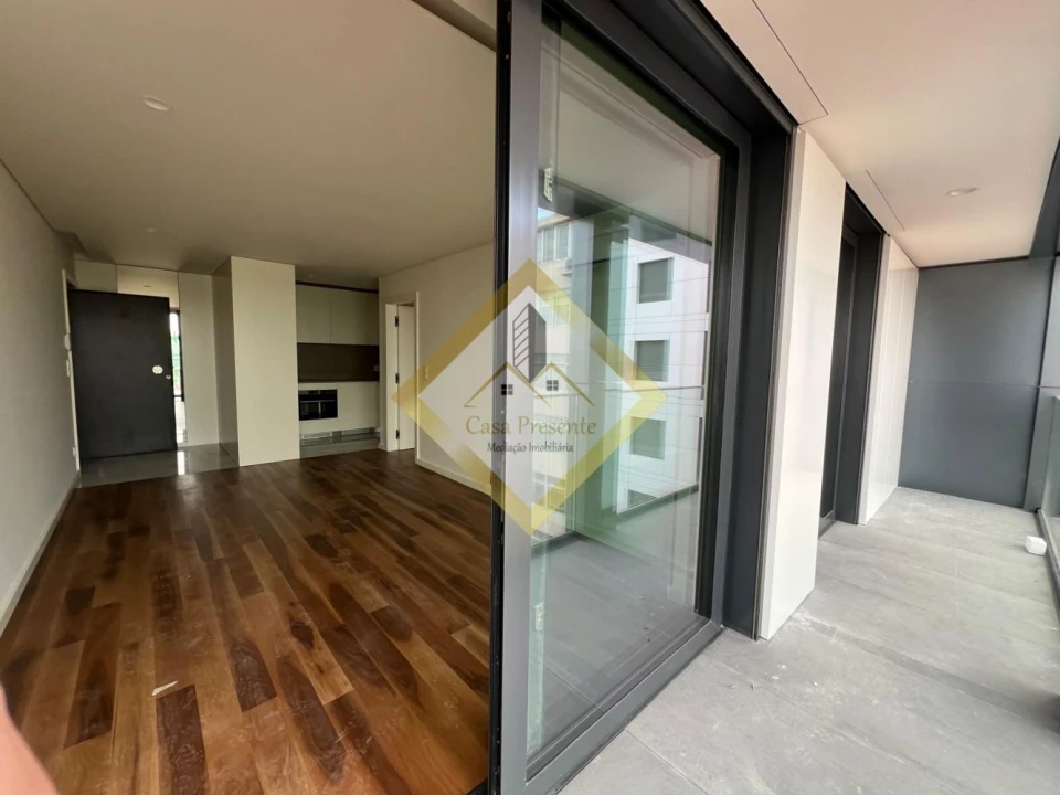 Apartamento T2 para Venda em Mafamude e Vilar do Paraíso Foto 1