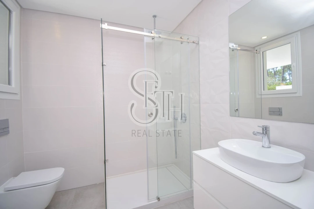 Moradia T5 para Venda em Corroios Foto 5