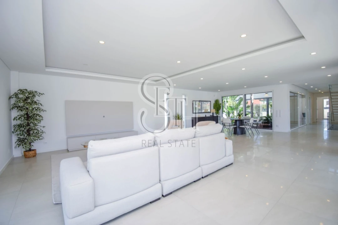 Moradia T5 para Venda em Corroios Foto 15