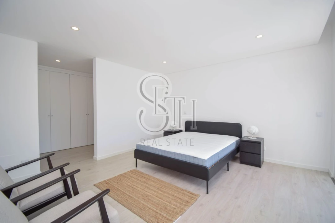 Moradia T5 para Venda em Corroios Foto 34