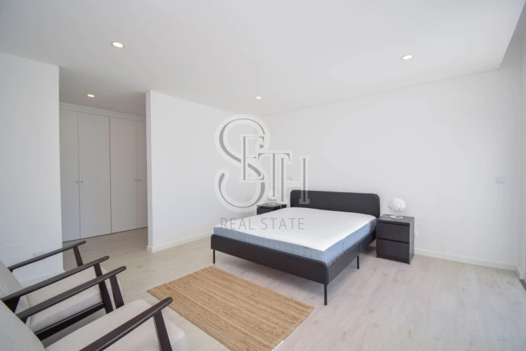 Moradia T5 para Venda em Corroios Foto 34