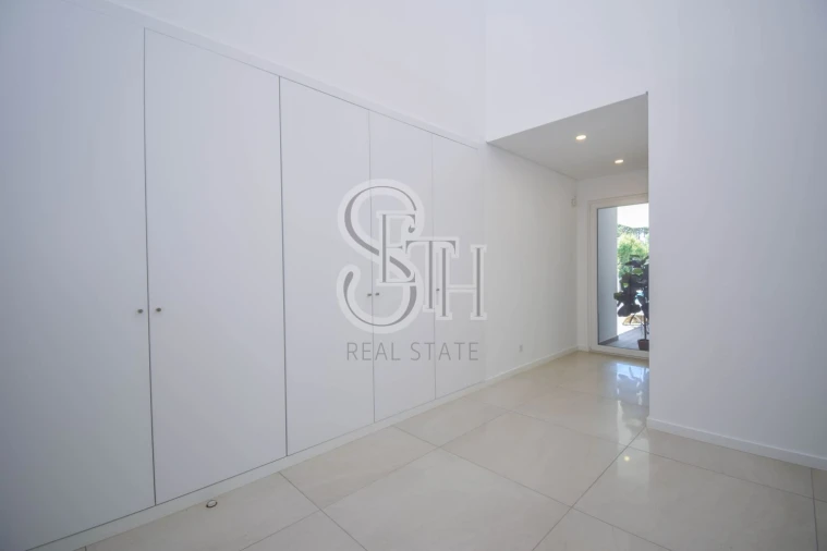 Moradia T5 para Venda em Corroios Foto 7