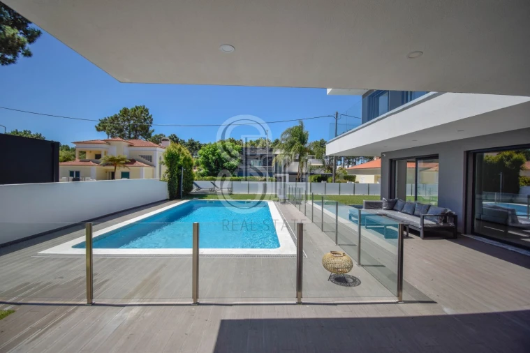 Moradia T5 para Venda em Corroios Foto 47