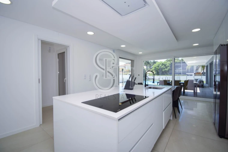 Moradia T5 para Venda em Corroios Foto 19