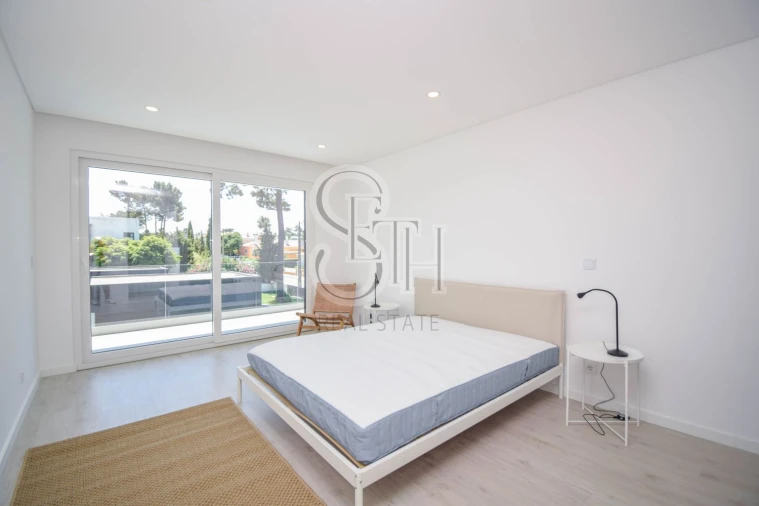 Moradia T5 para Venda em Corroios Foto 27