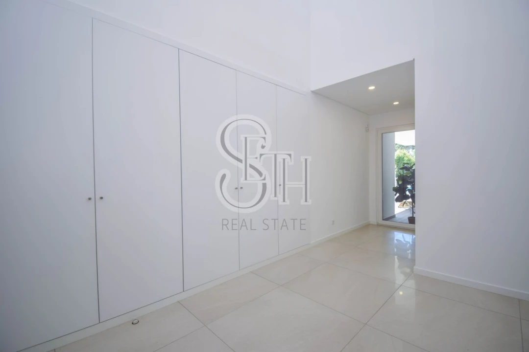 Moradia T5 para Venda em Corroios Foto 7