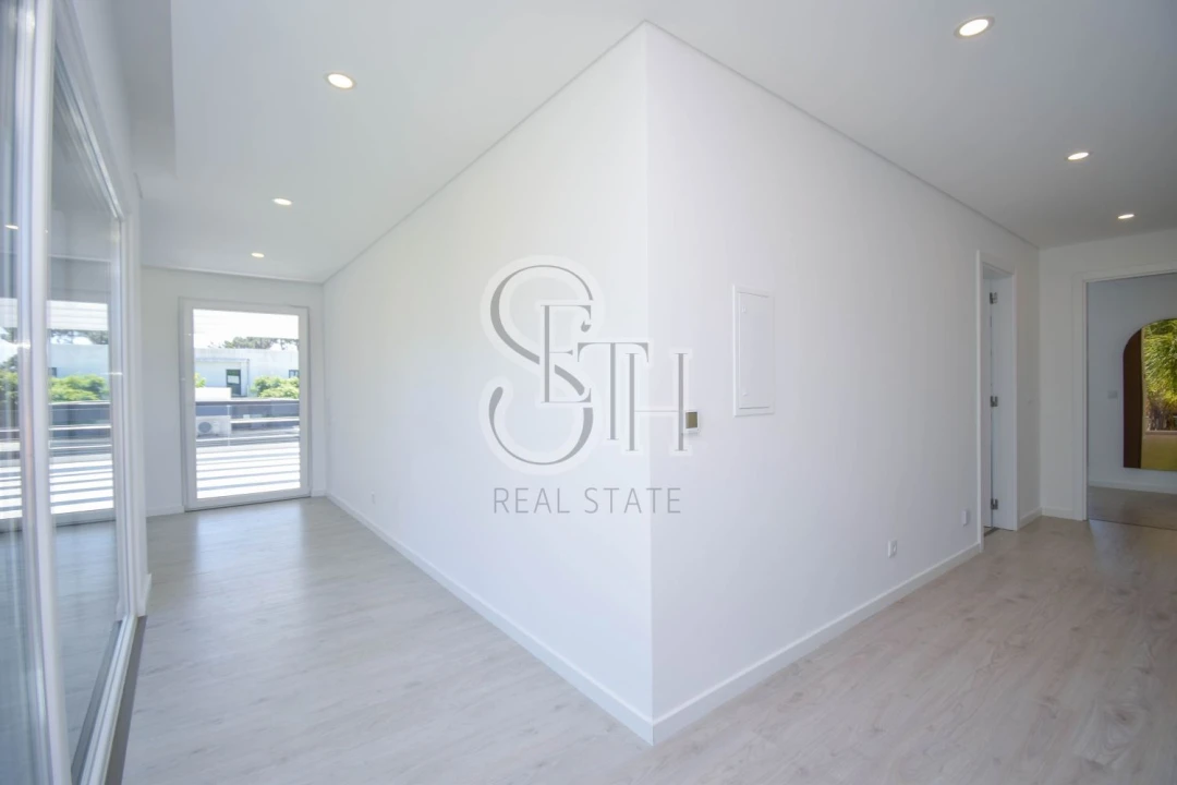 Moradia T5 para Venda em Corroios Foto 33