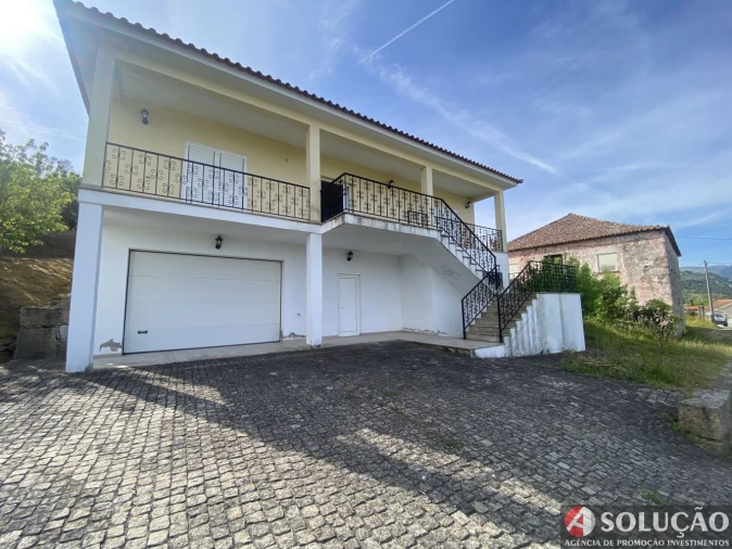 Moradia T2 para Venda em Barro Foto 1