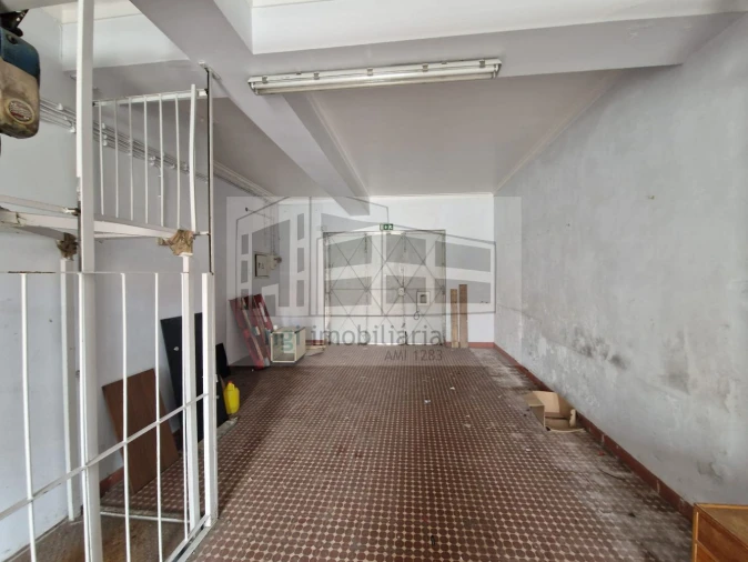 Loja para Arrendamento em Mina de Água Foto 4