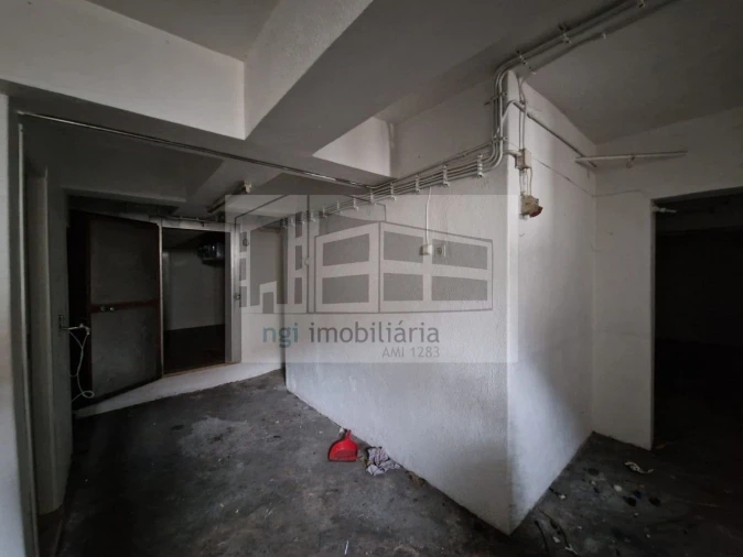 Loja para Arrendamento em Mina de Água Foto 5