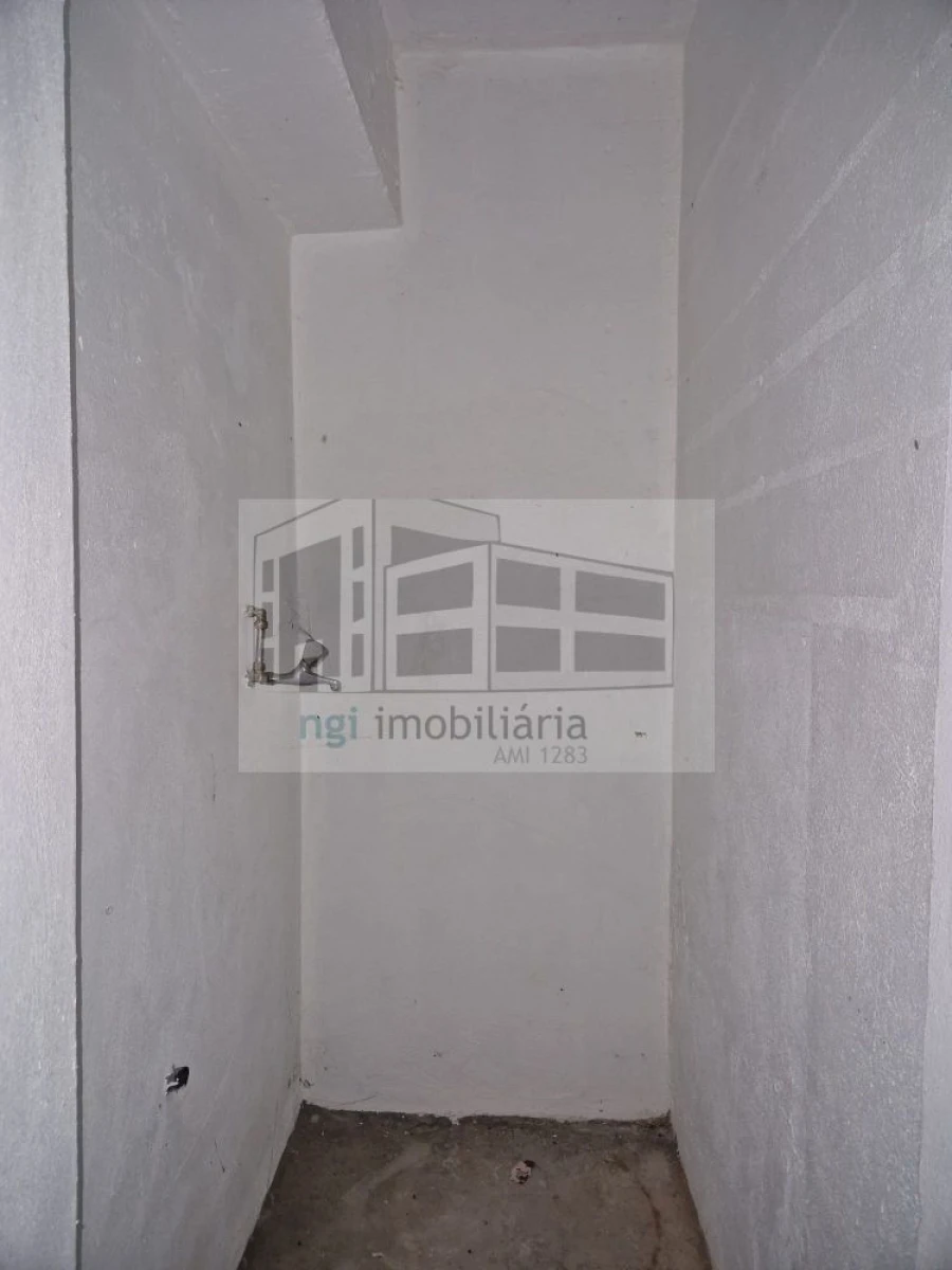 Loja para Arrendamento em Mina de Água Foto 11