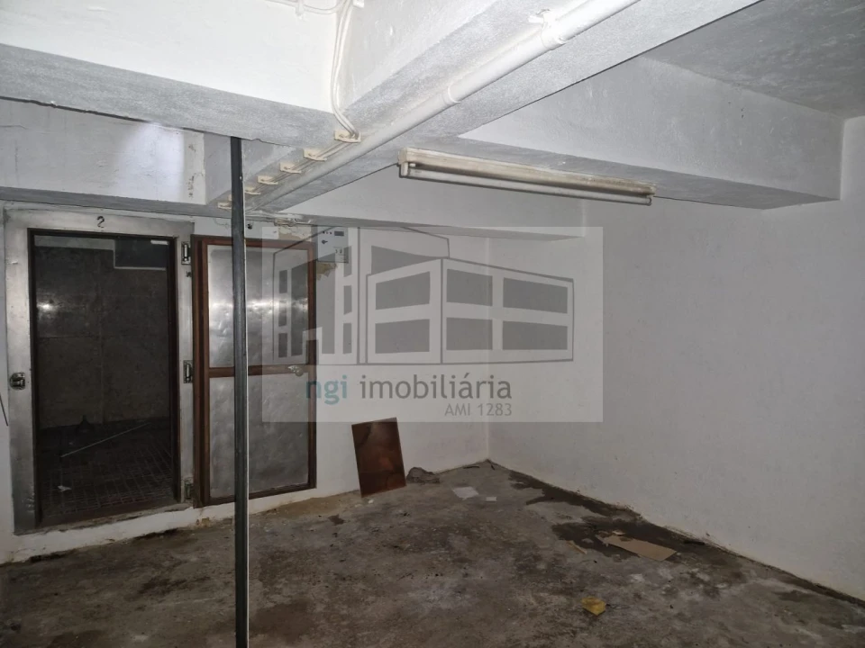 Loja para Arrendamento em Mina de Água Foto 3
