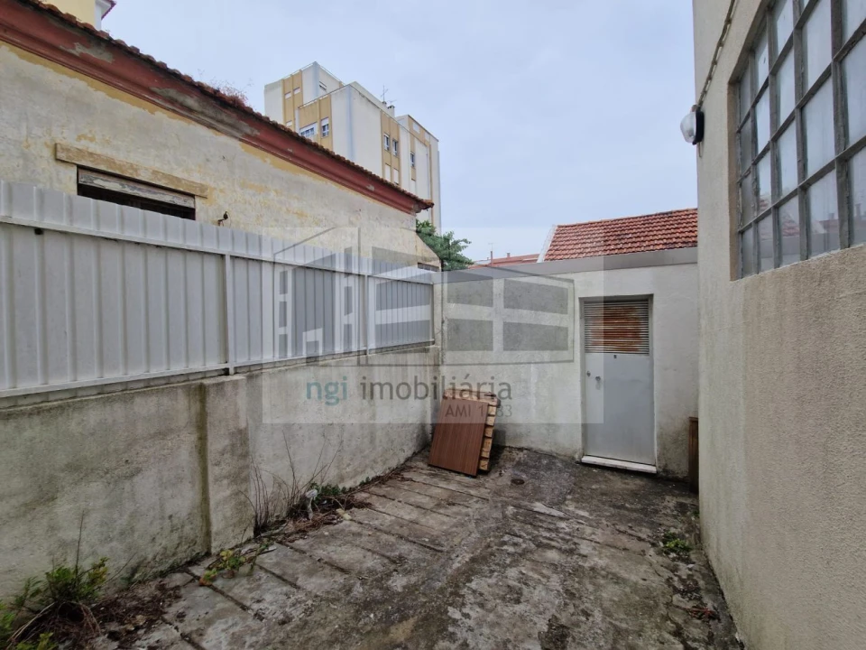 Loja para Arrendamento em Mina de Água Foto 15