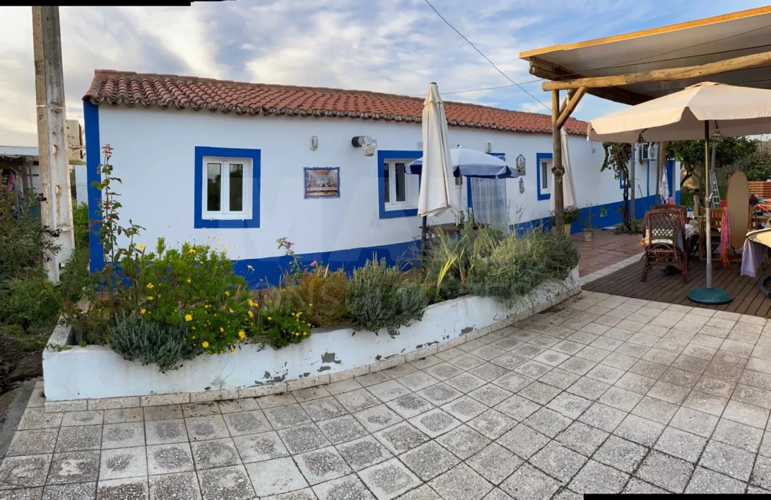 Moradia T4 para Venda em Colos Foto 1