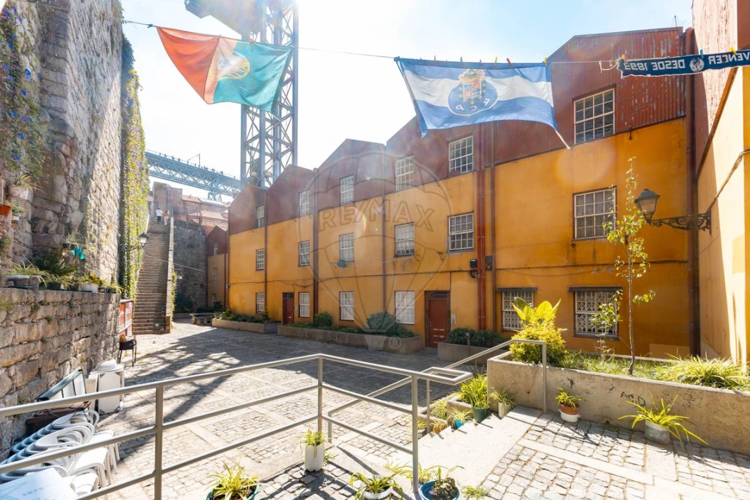 Apartamento T2 para Venda em Cedofeita, Santo Ildefonso, Sé, Miragaia, São Nicolau e Vitória Foto 2