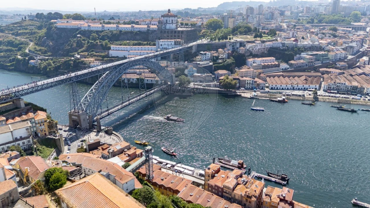 Apartamento T2 para Venda em Cedofeita, Santo Ildefonso, Sé, Miragaia, São Nicolau e Vitória Foto 17