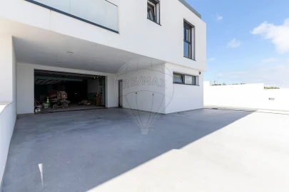 Moradia T4 para Venda em Silveira