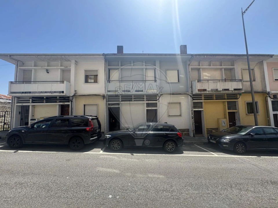 Prédio para Venda em Mafamude e Vilar do Paraíso Foto 3