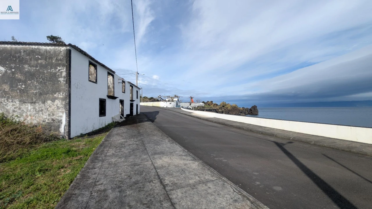 Moradia T5 para Venda em Santo Antonio Foto 1