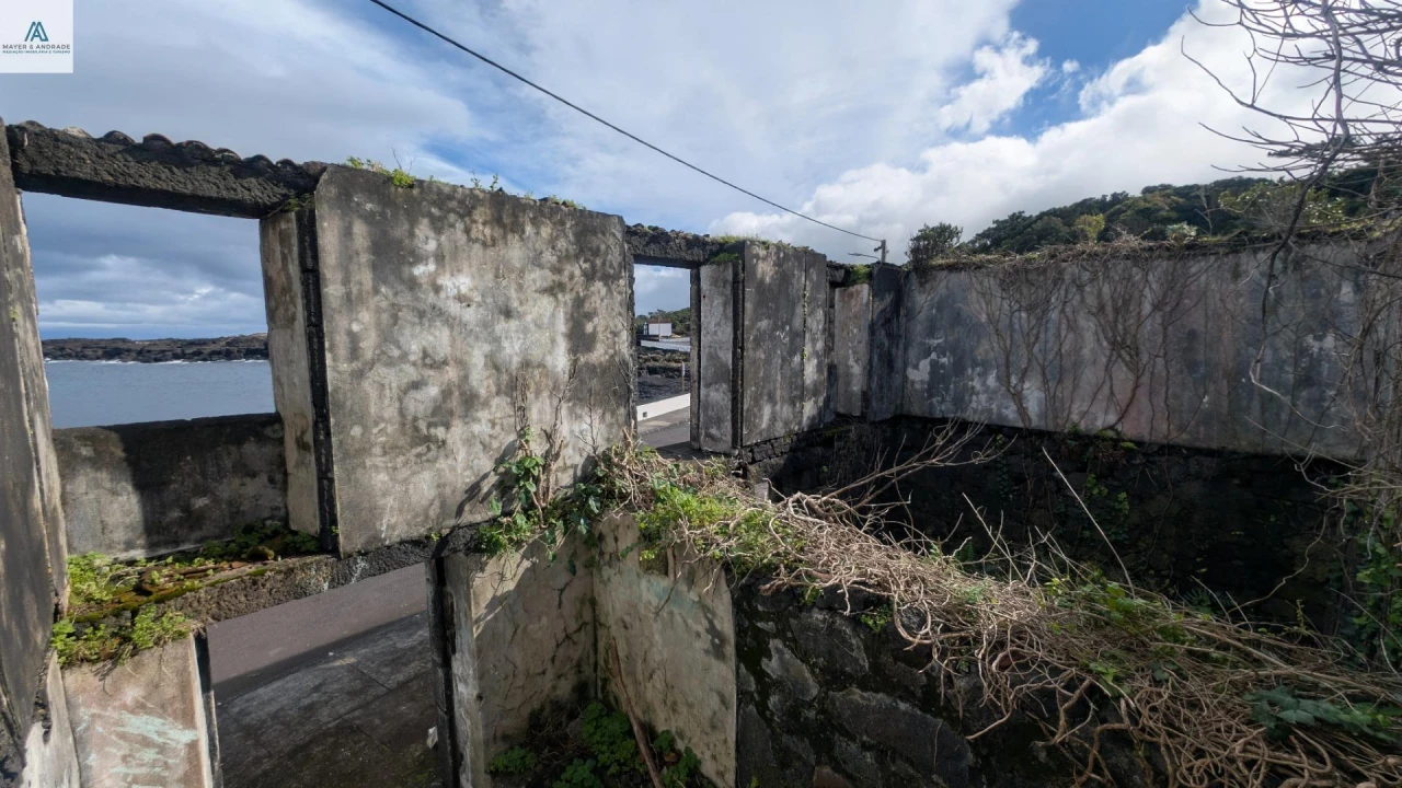 Moradia T5 para Venda em Santo Antonio Foto 4