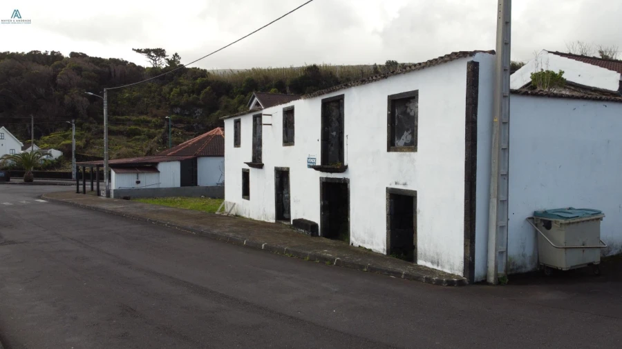 Moradia T5 para Venda em Santo Antonio Foto 2