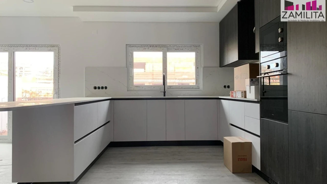 Apartamento T2 para Venda em Seixal, Arrentela e Aldeia de Paio Pires Foto 2