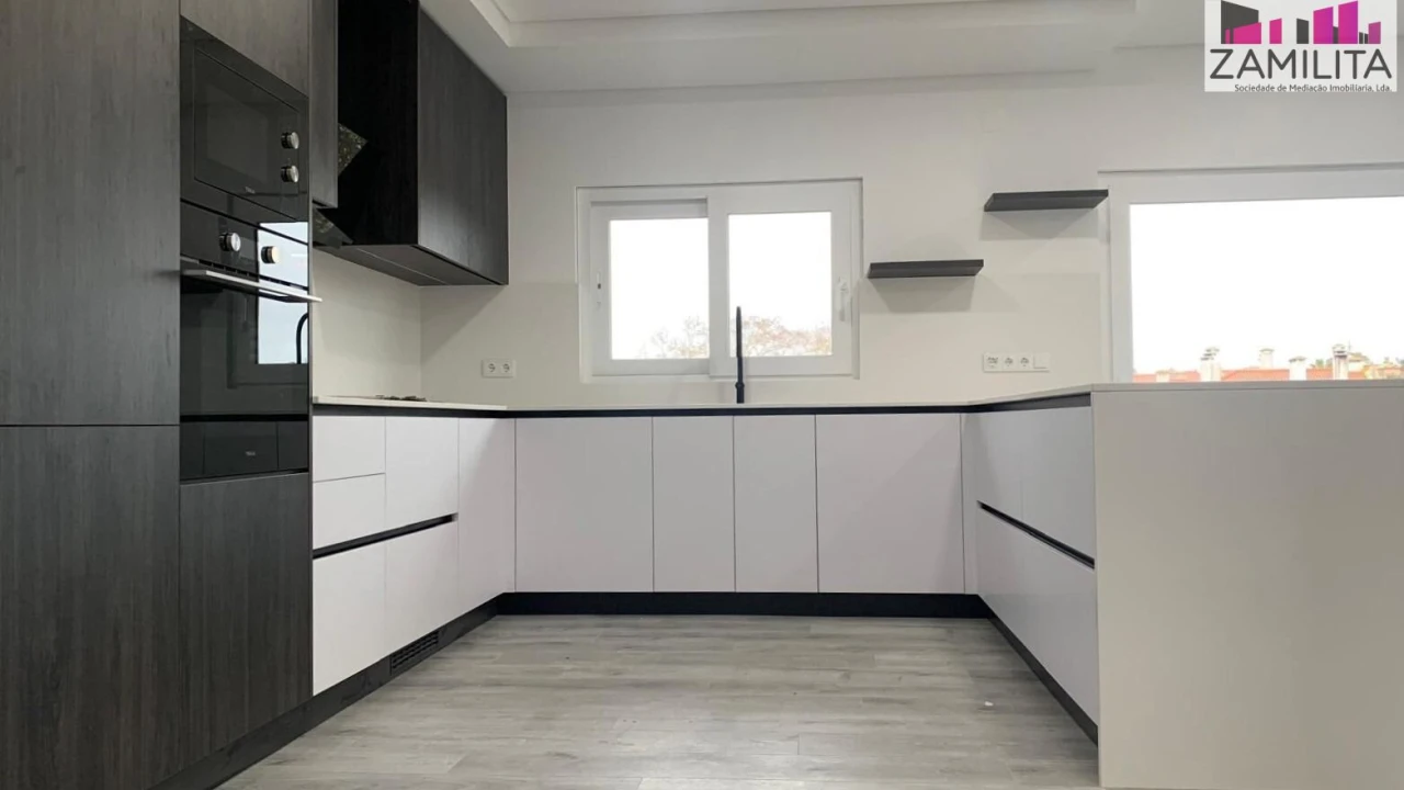 Apartamento T3 para Venda em Seixal, Arrentela e Aldeia de Paio Pires Foto 3