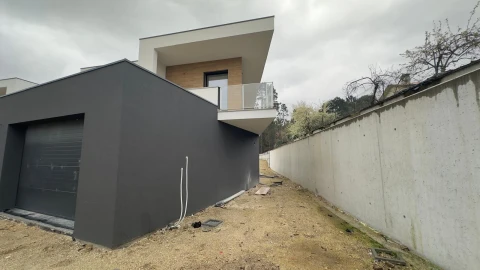 Moradia T3 para Venda em São João de Lourosa