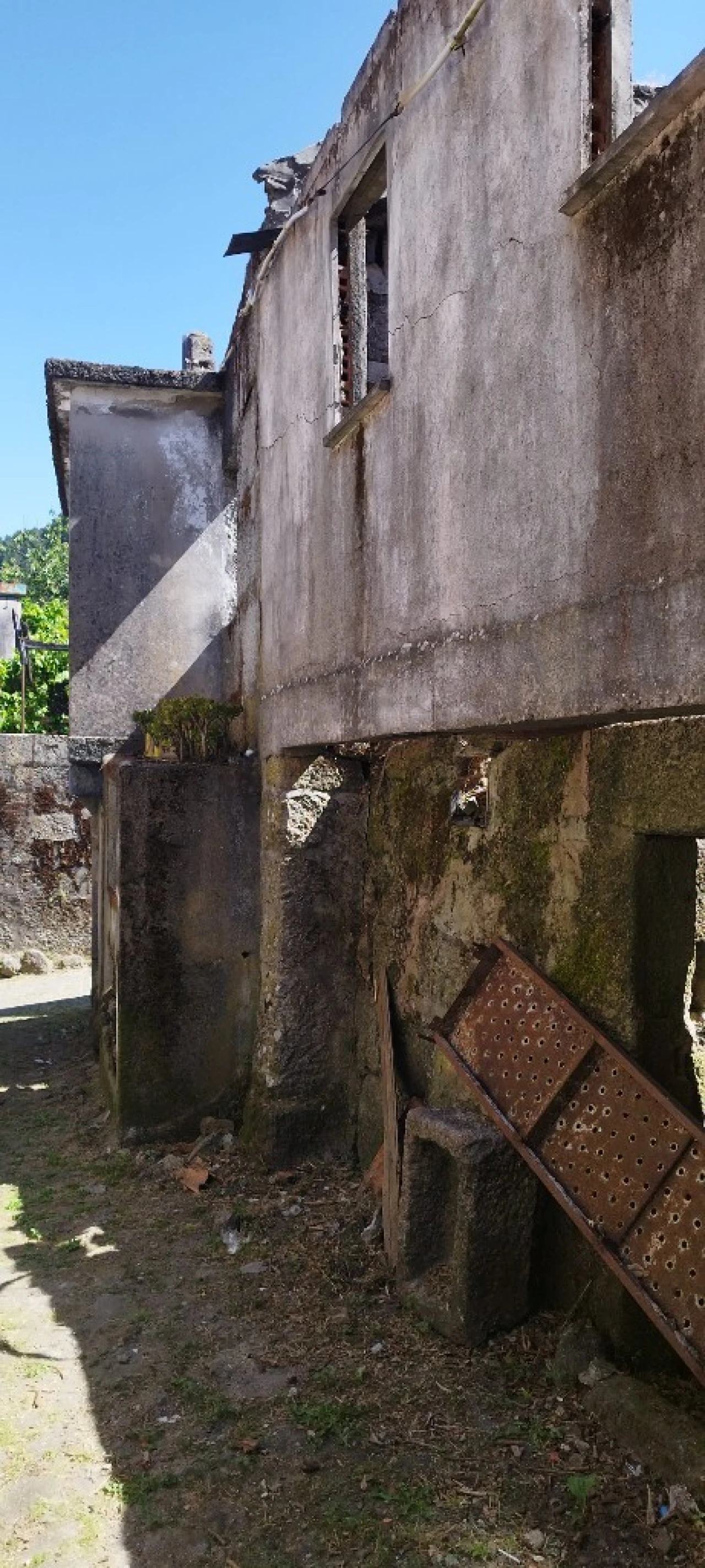 Moradia T4 para Venda em Ferreiros de Tendais Foto 35