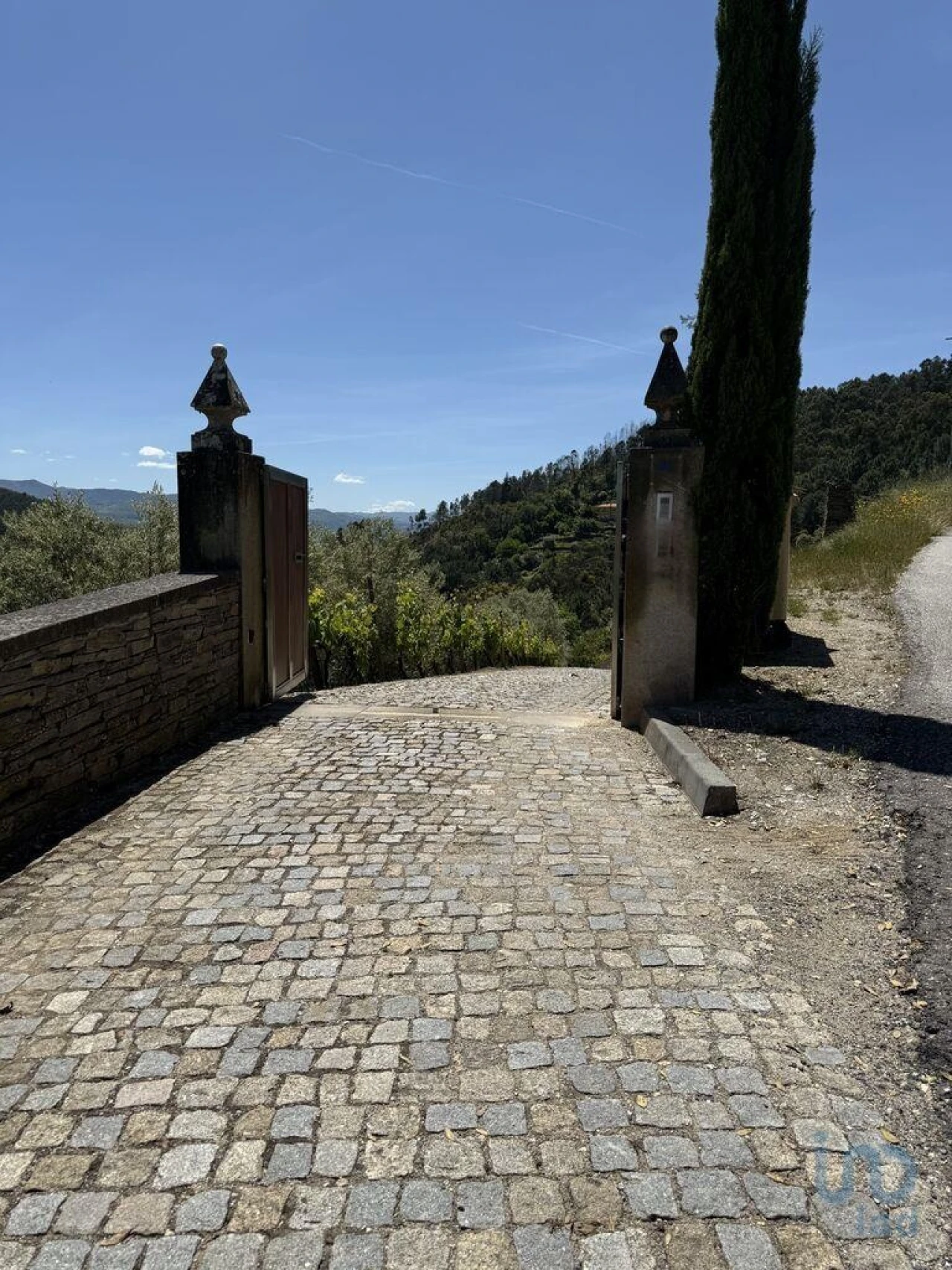 Moradia T4 para Venda em Gestaço Foto 6