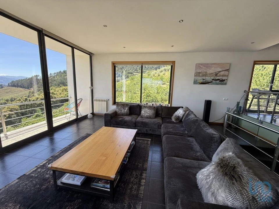 Moradia T4 para Venda em Gestaço Foto 8