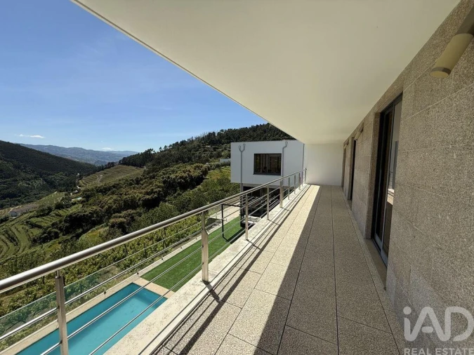 Moradia T4 para Venda em Gestaço Foto 26