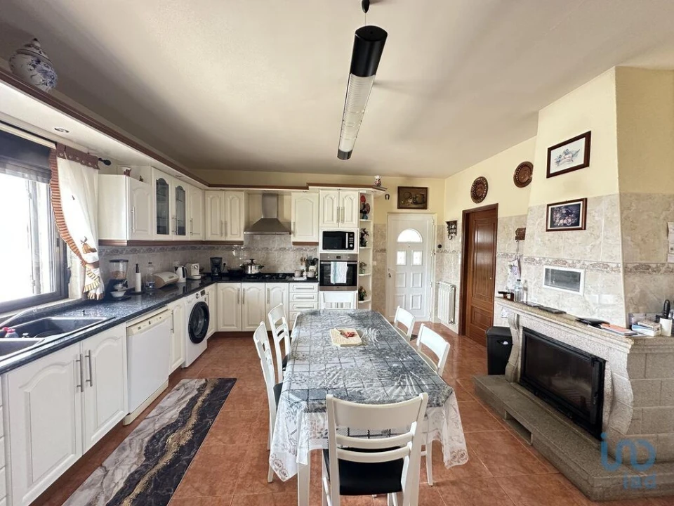 Moradia T4 para Venda em São Pedro de Rio Seco Foto 4