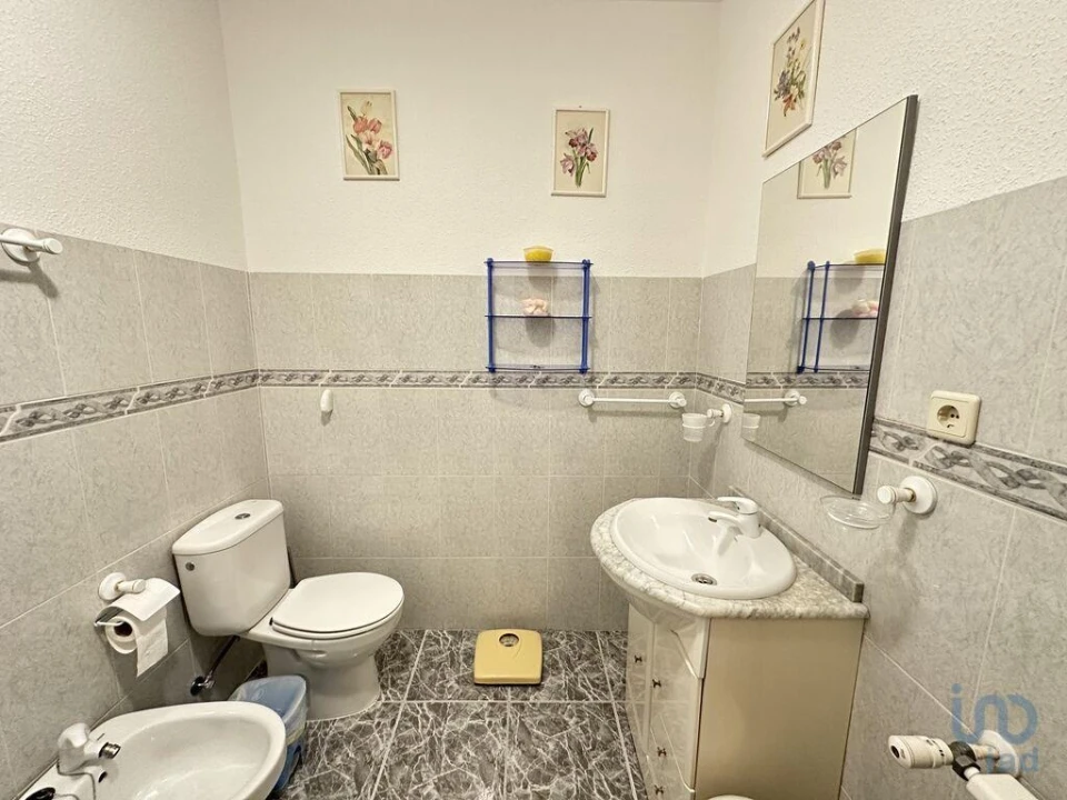 Moradia T4 para Venda em São Pedro de Rio Seco Foto 9