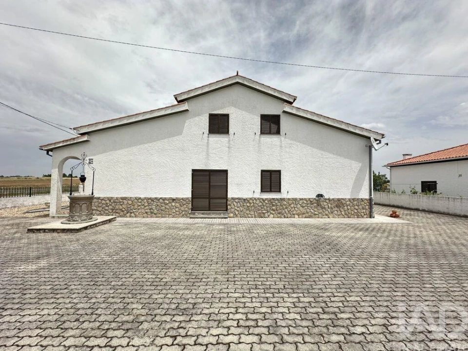 Moradia T4 para Venda em São Pedro de Rio Seco Foto 19