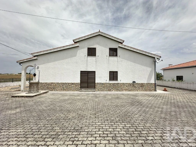 Moradia T4 para Venda em São Pedro de Rio Seco Foto 19