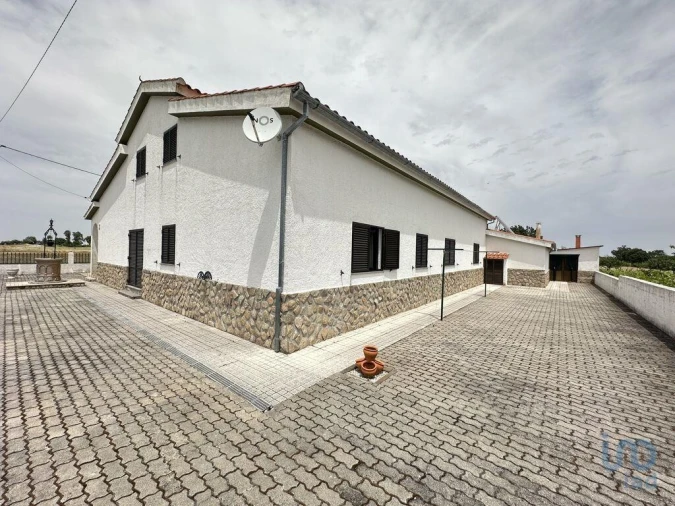 Moradia T4 para Venda em São Pedro de Rio Seco Foto 2