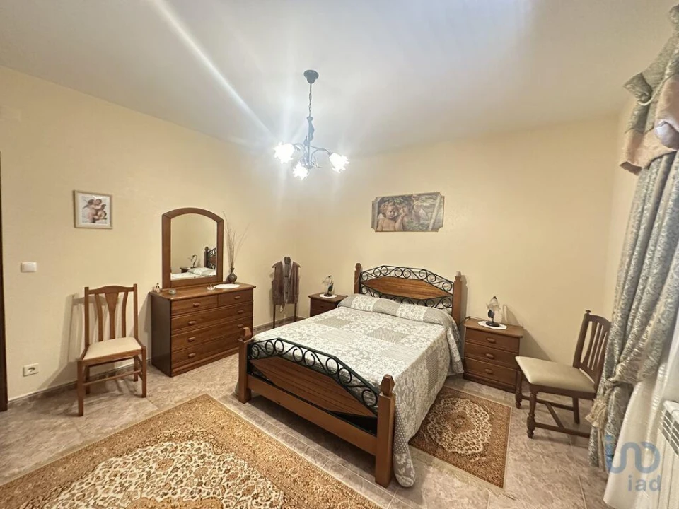 Moradia T4 para Venda em São Pedro de Rio Seco Foto 11