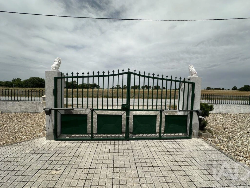 Moradia T4 para Venda em São Pedro de Rio Seco Foto 21