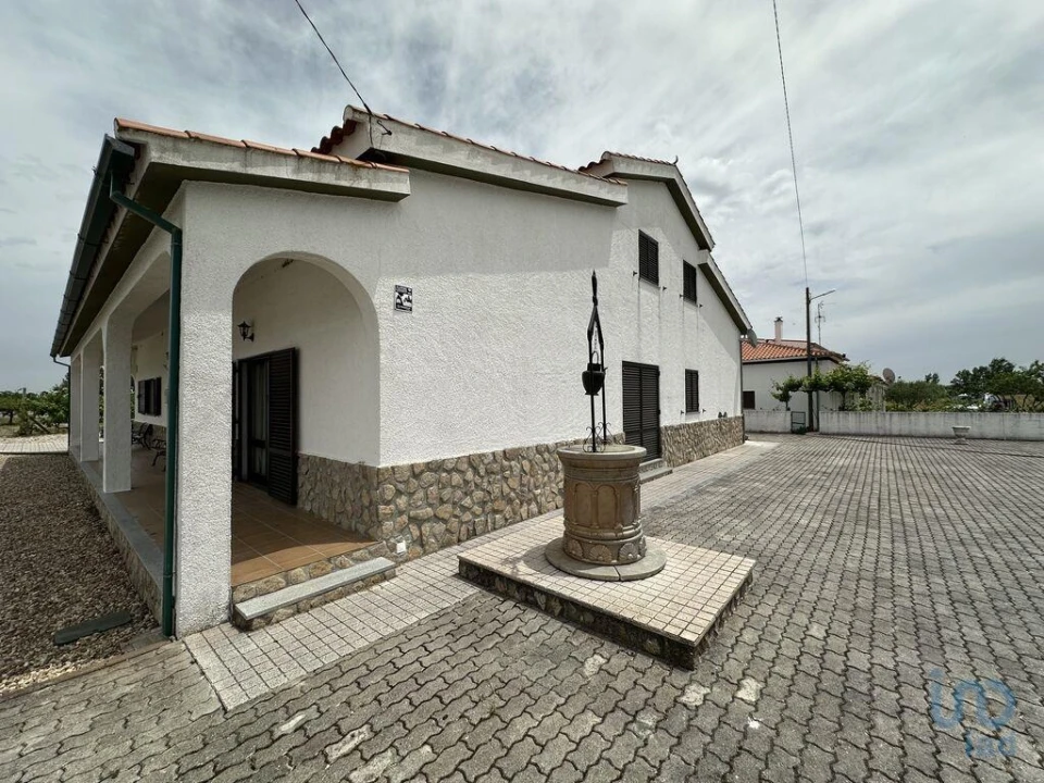 Moradia T4 para Venda em São Pedro de Rio Seco Foto 3