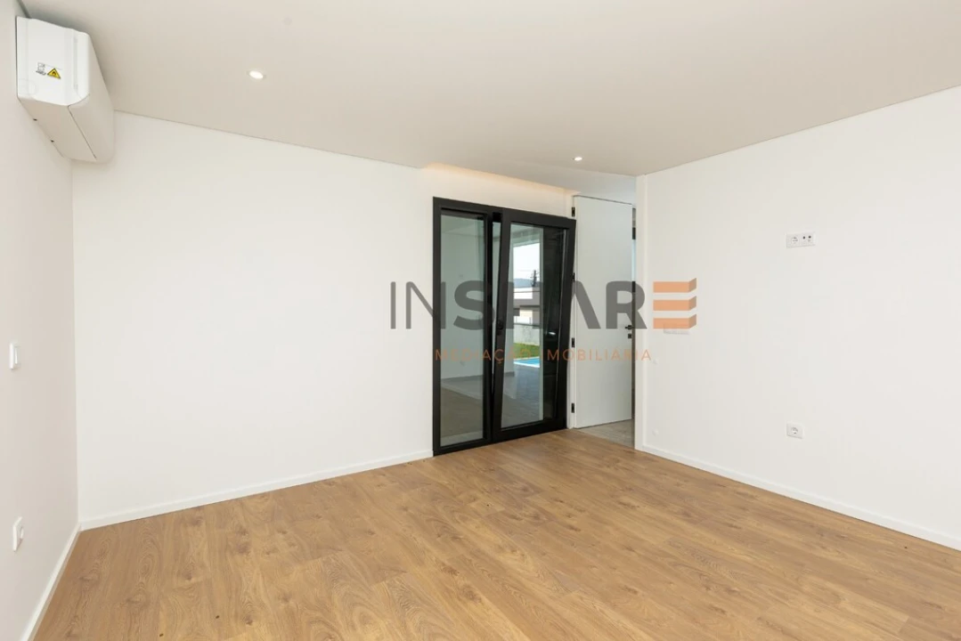 Moradia T3 para Venda em Merelim (São Paio), Panoias e Parada de Tibães Foto 8