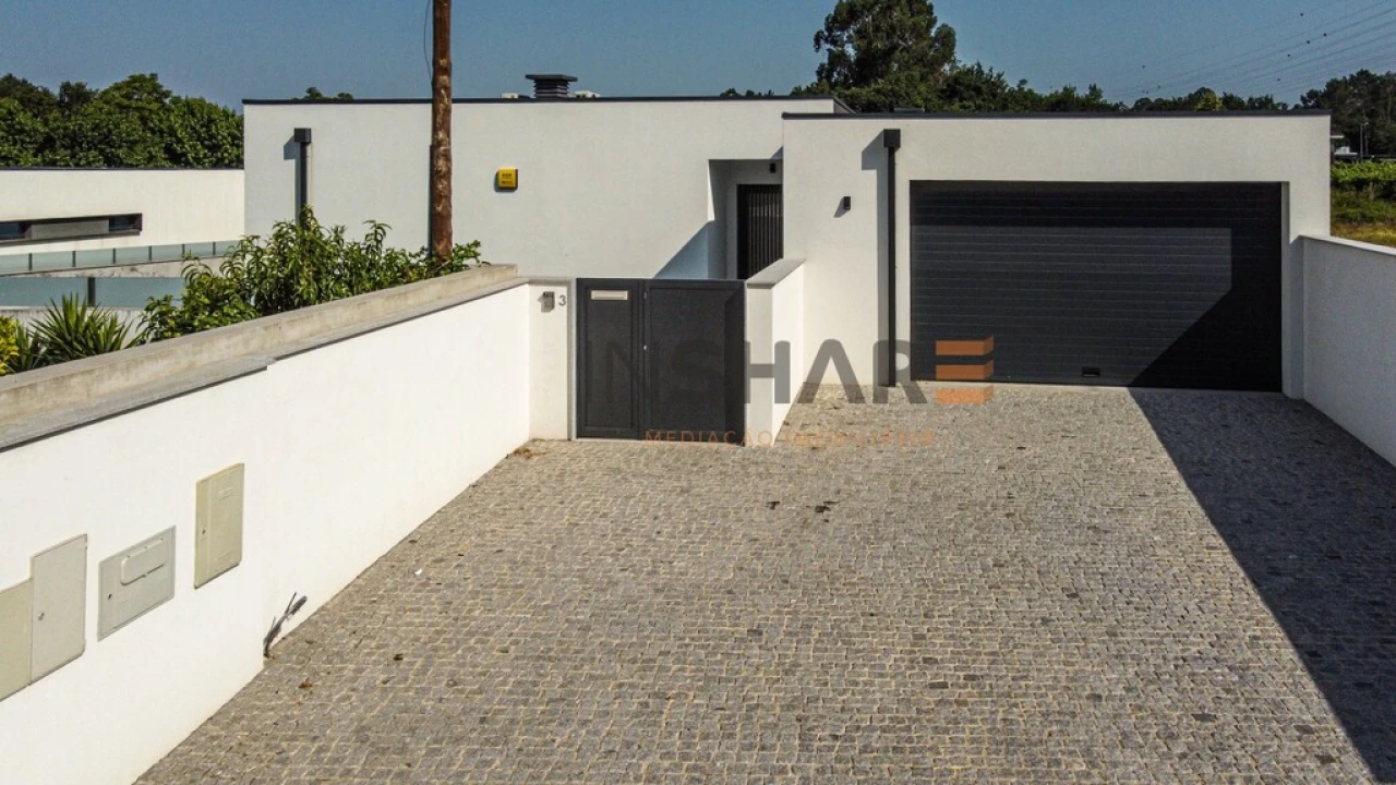 Moradia T3 para Venda em Merelim (São Paio), Panoias e Parada de Tibães Foto 1