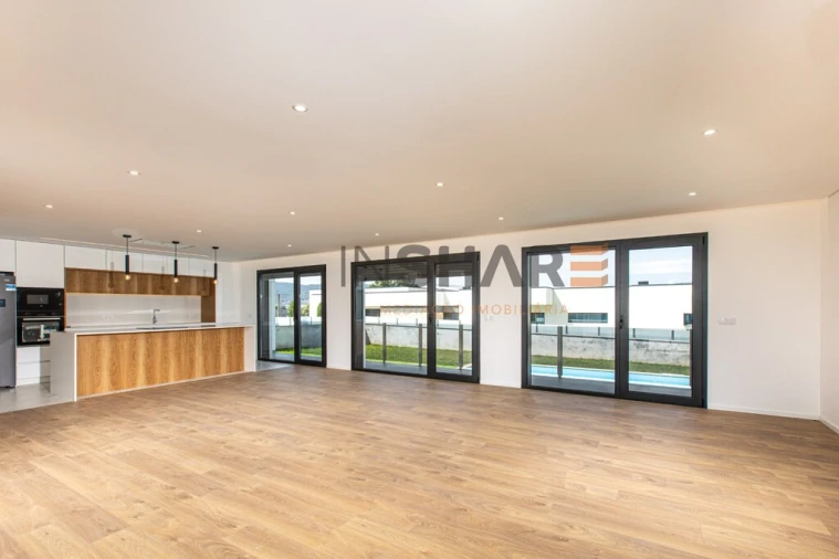 Moradia T3 para Venda em Merelim (São Paio), Panoias e Parada de Tibães Foto 6