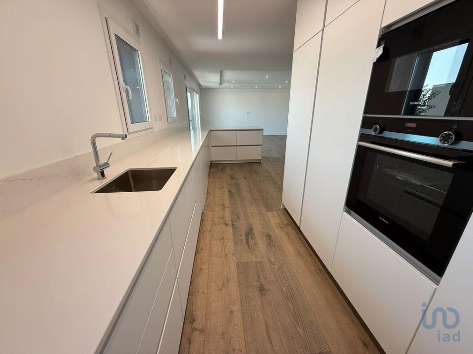 Apartamento T5 para Venda em Laranjeiro e Feijó Foto 9