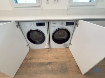 Apartamento T5 para Venda em Laranjeiro e Feijó