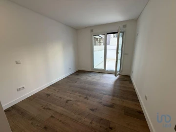 Apartamento T5 para Venda em Laranjeiro e Feijó