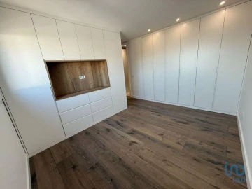 Apartamento T5 para Venda em Laranjeiro e Feijó