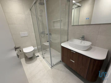 Apartamento T5 para Venda em Laranjeiro e Feijó