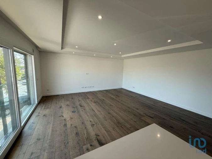 Apartamento T5 para Venda em Laranjeiro e Feijó Foto 4